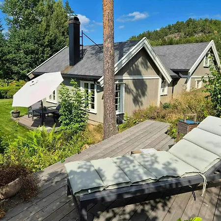 Modern Near Family Beaches In *